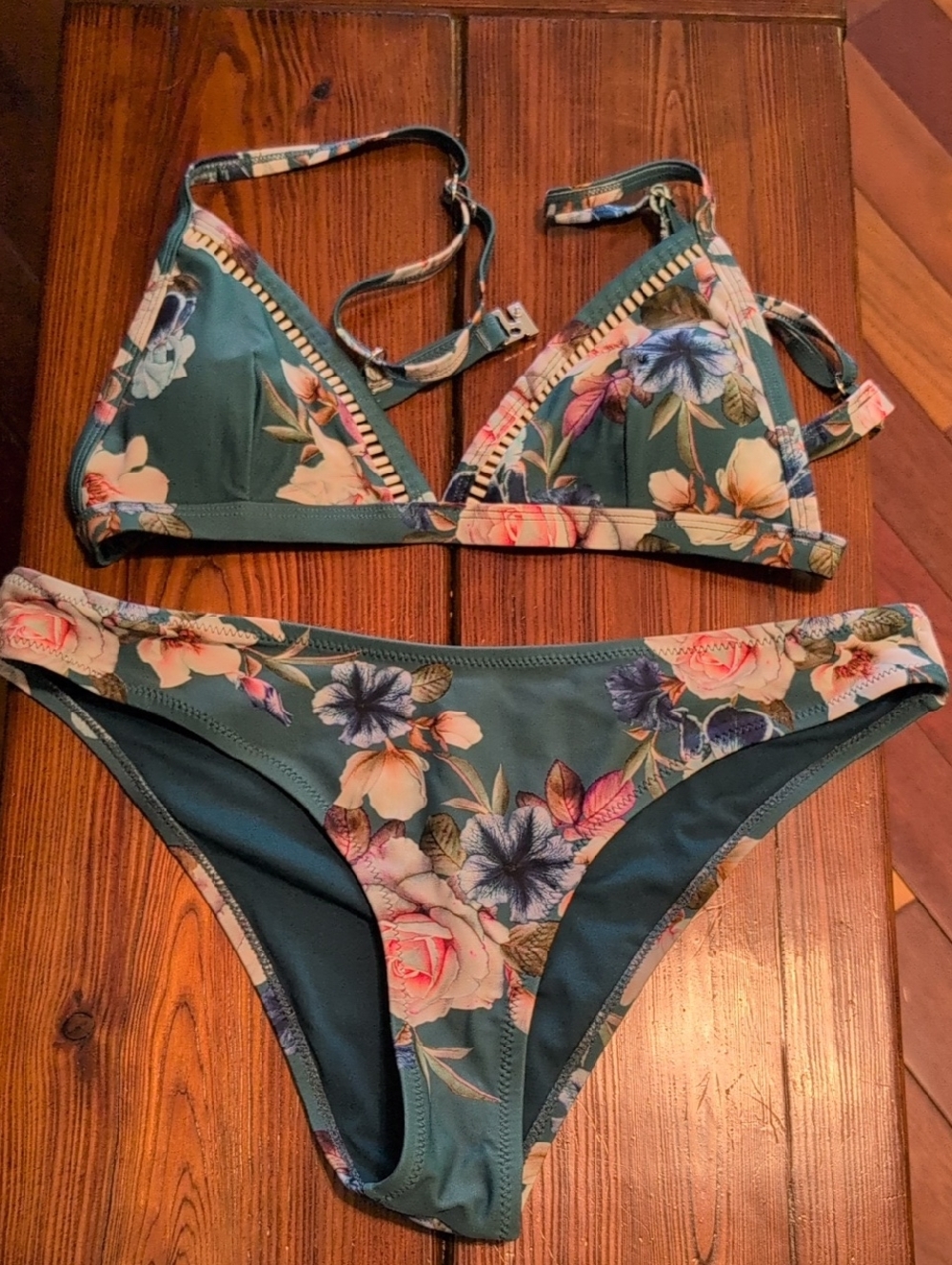 Cupshe Bikini Size Medium
